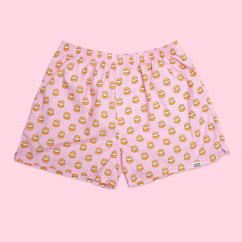 Rosa unisex boxershorts i bomull med mönster av semlor från Svenskhusman.