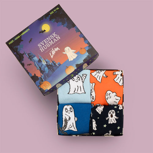 En färgsprakande presentbox med fyra par strumpor med Spöket Laban-motiv från Svenskhusman.